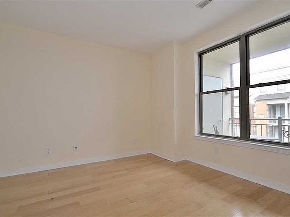 5th image of 26 Avenue At Port Imperial APT 407