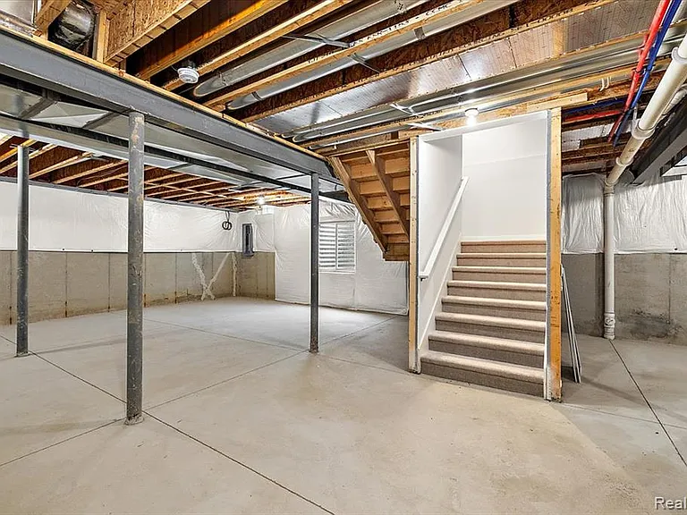 2921 Walsh Dr — Photo 49