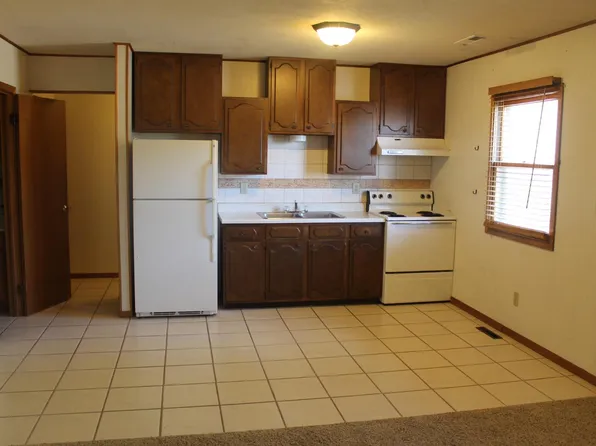 1011 Lincoln St #1, Vermillion, SD 57069
