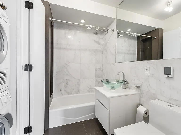 30-11 21st St #6D — Photo 5