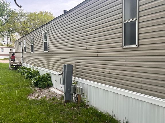 4th image of 5 Washington Dr