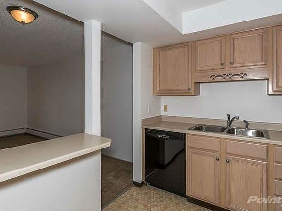 13850 East Marina Drive 611-small-003-7-Kitchen-666x445-72dpi