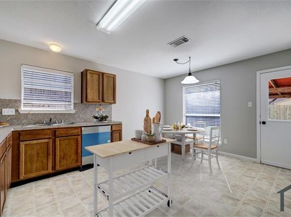 29119 Fox Fountain Ln