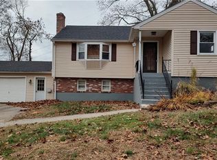 65 Skyline Dr, Uncasville, CT 06382