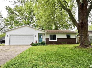 708 Deerfield Rd, Chatham, IL 62629