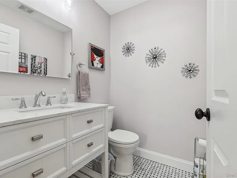 144 Manor Ln — Photo 20