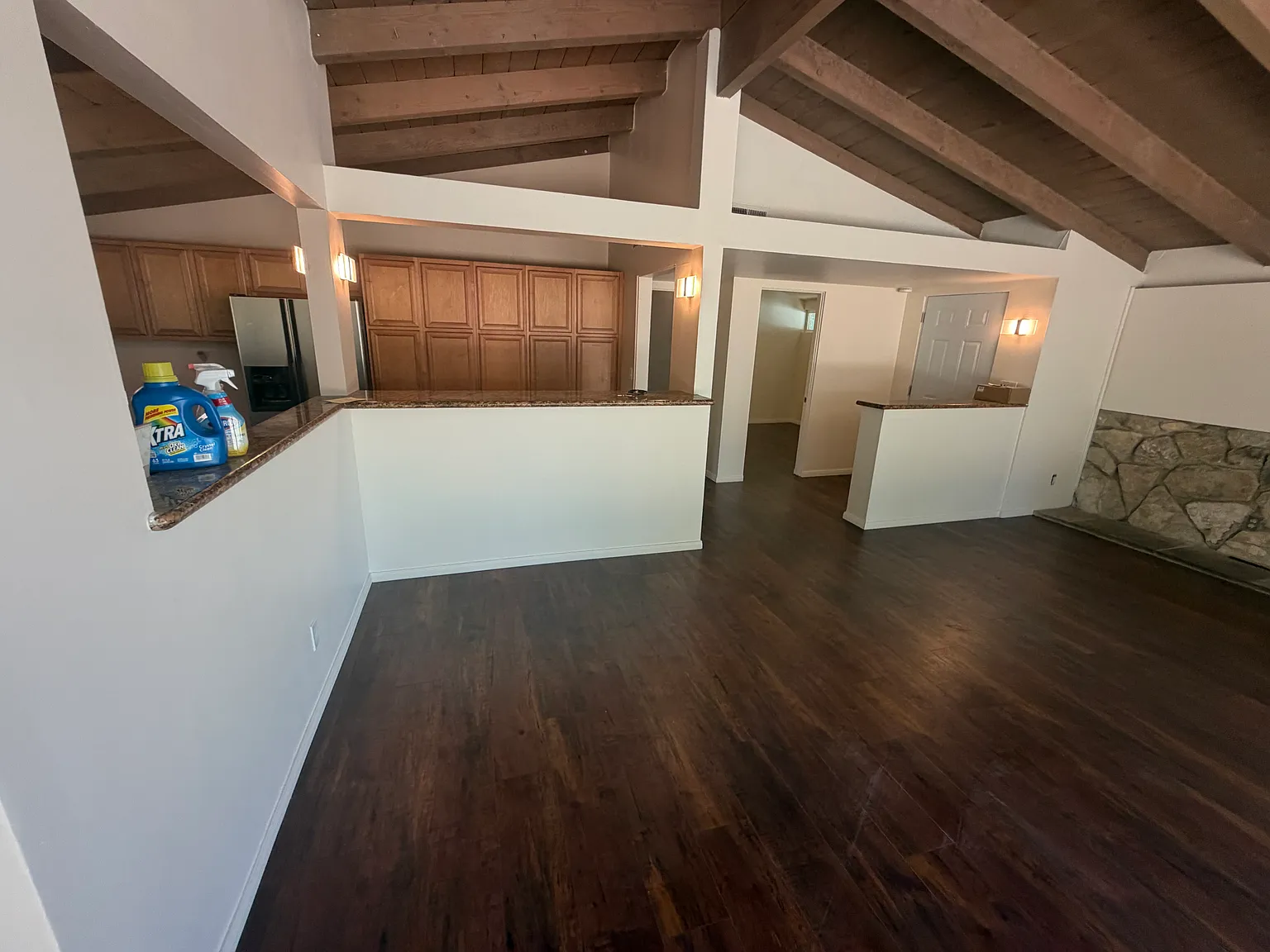 4 bed, 1674 sqft, $5,095 — Photo 2