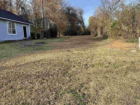 3rd image of 1090 E Trigg Ave #9