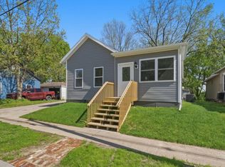 1006 E 7th St, Muscatine, IA 52761