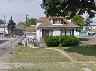 6125 W Fond Du Lac Ave, Milwaukee, WI 53122