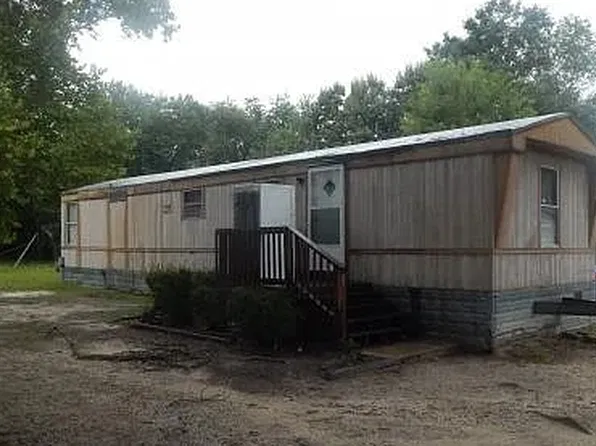 6330 Crestwood Ave, Fayetteville, NC 28304