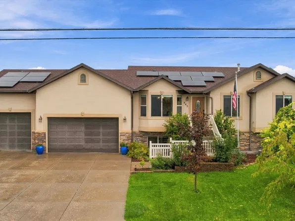 445 S Sunset Dr W, Kaysville, UT 84037