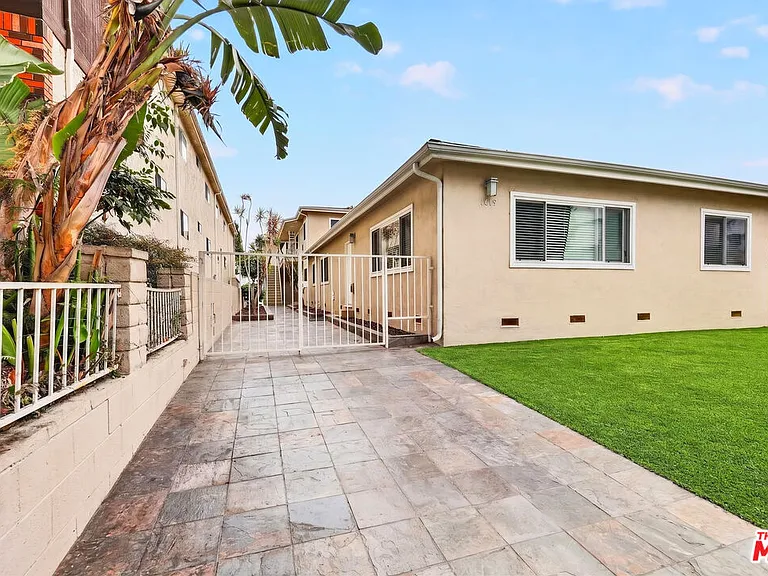1619 Colby Ave #4 — Photo 1