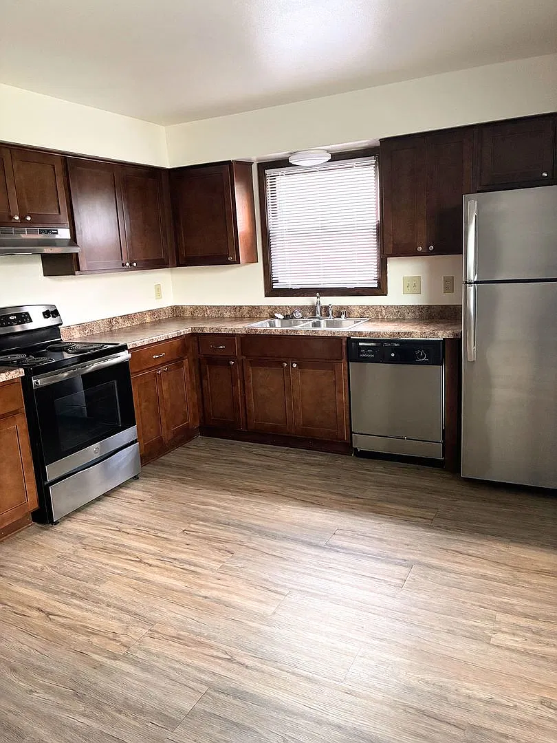 3 Bedroom/ 1.5 Bathroom Townhome for Rent - Waukesha, WI — Photo 4