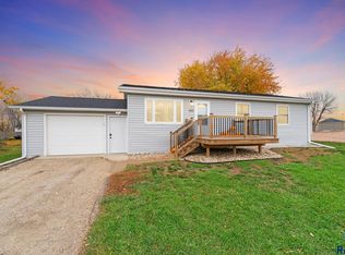 420 Lovely Ave, Baltic, SD 57003