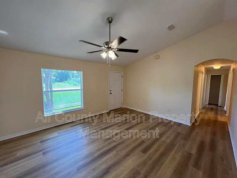 3 bed, 2.0 bath, 1152 sqft, $1,400 — Photo 3