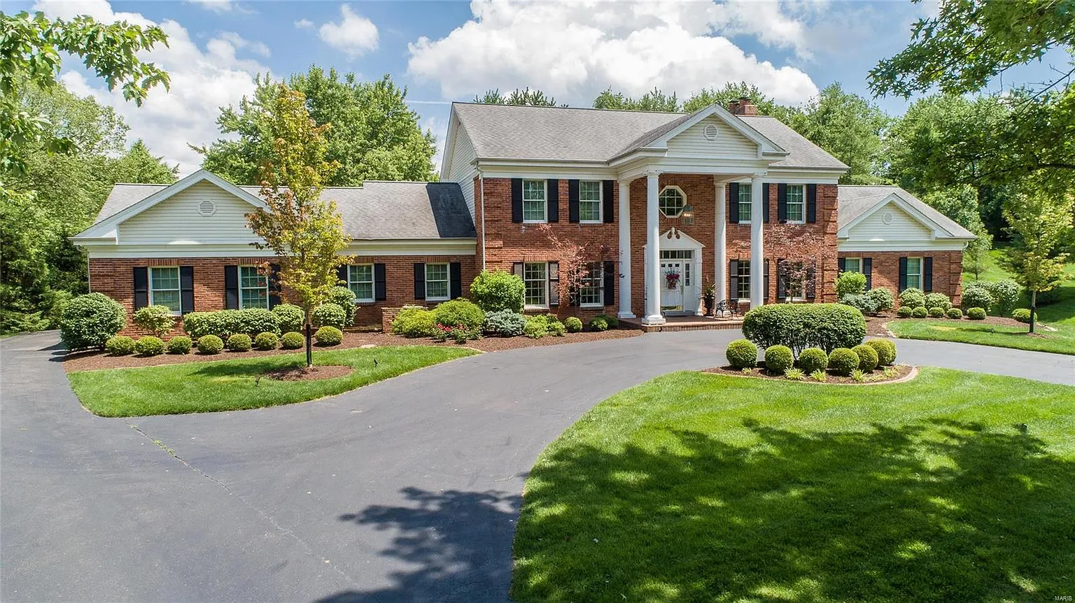 410 Conway Aire Dr photo 1