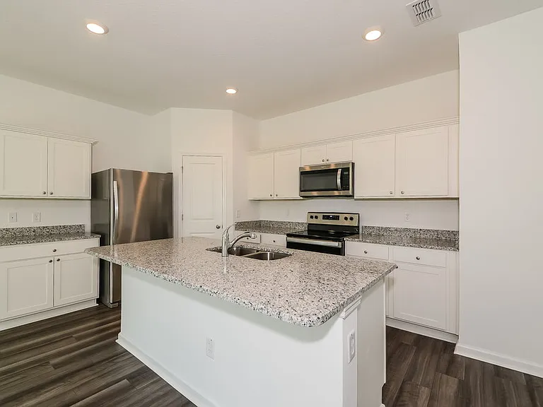984 Ocean Spray Dr — Photo 6