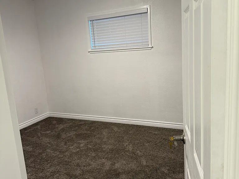 5023 N Jenifer Ave — Photo 5