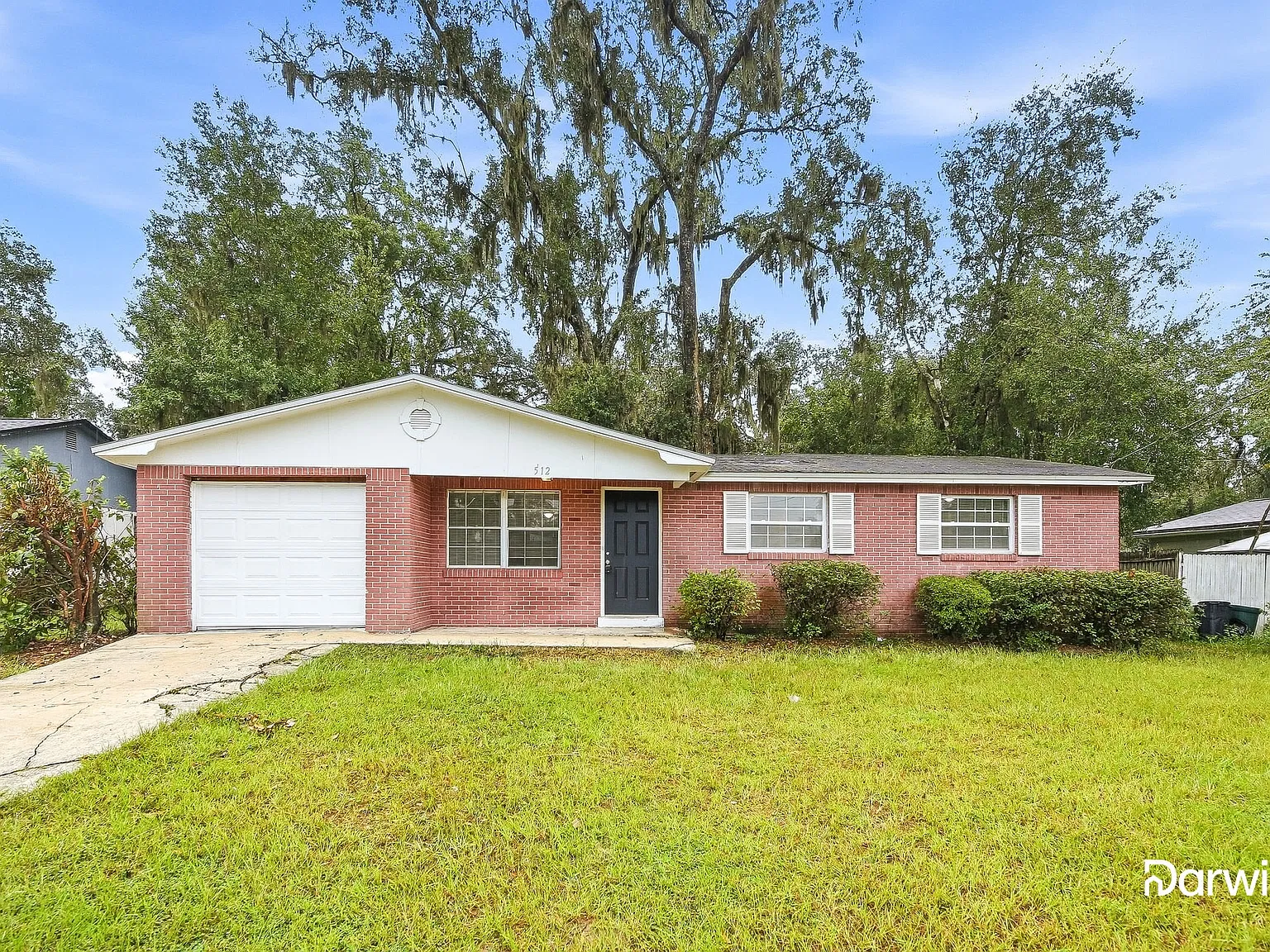 3 bed, 1.5 bath, 954 sqft, $1,640 — Photo 1