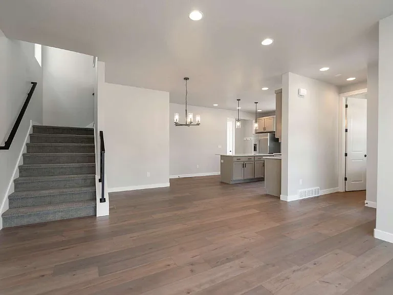 2316 N Sunmore Way — Photo 6