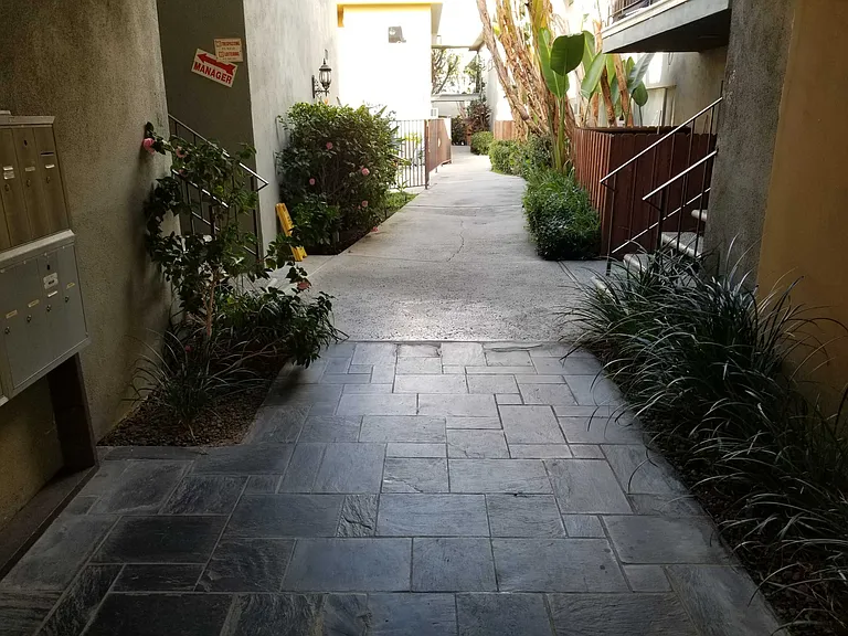 Addison St — Photo 3