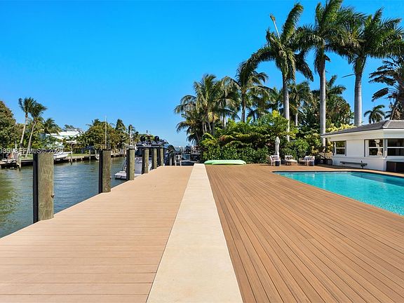 2nd image of 1025 Belle Meade Island Dr