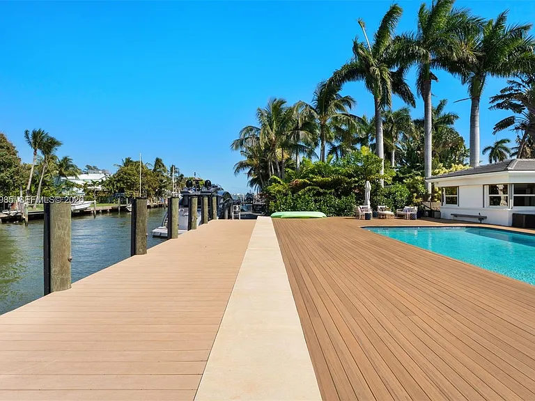 1025 Belle Meade Island Dr — Photo 2