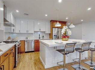 5 Astor Pl, Waldwick, NJ 07463