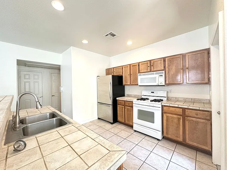 1501 Cardinal Peak Ln #202 — Photo 6