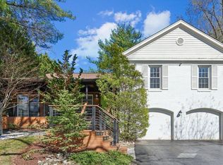 929 Farm Haven Dr, Rockville, MD 20852