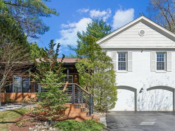 929 Farm Haven Dr, Rockville, MD 20852