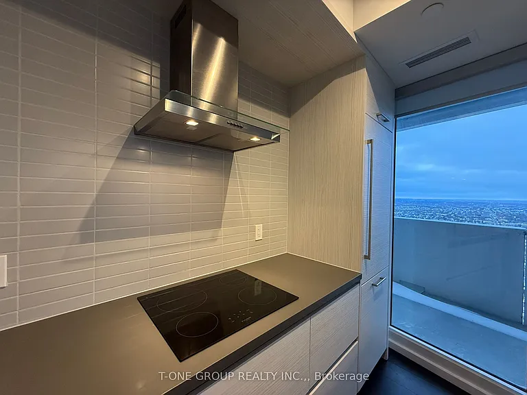 2221 Yonge St #5409 — Photo 6