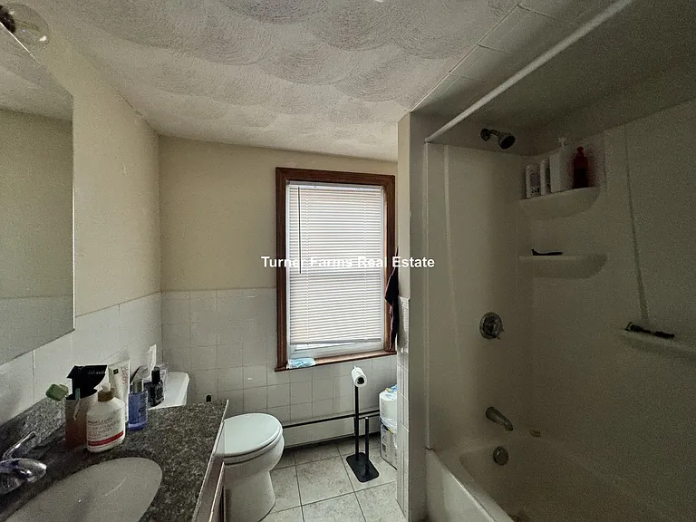 585 Somerville Ave #3B — Photo 6