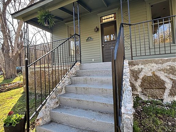 3rd image of 331 Dairy Hollow Rd