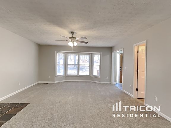 2nd image of 220 Cypress Cir