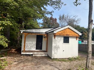 210 Rockingham Rd, Londonderry, NH 03053