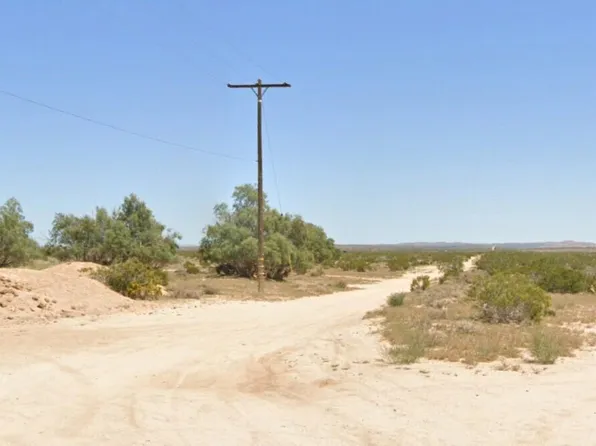 22000 E Sequoia Blvd, Edwards, CA 93523