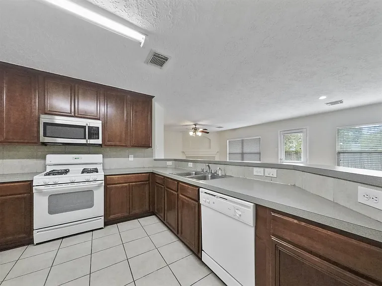 427 Northvalley Dr — Photo 10