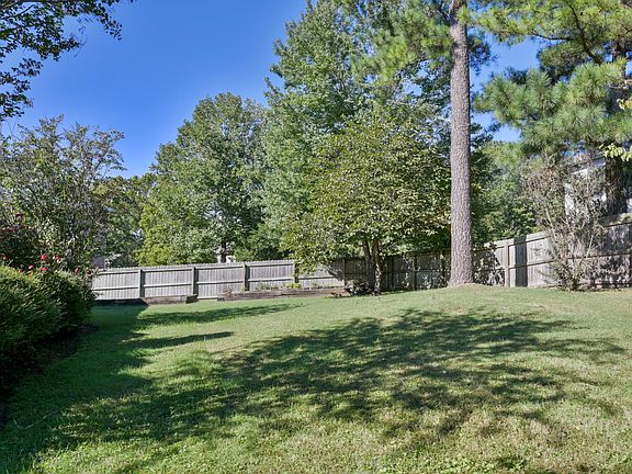 4th image of 208 Aspenwood Ln