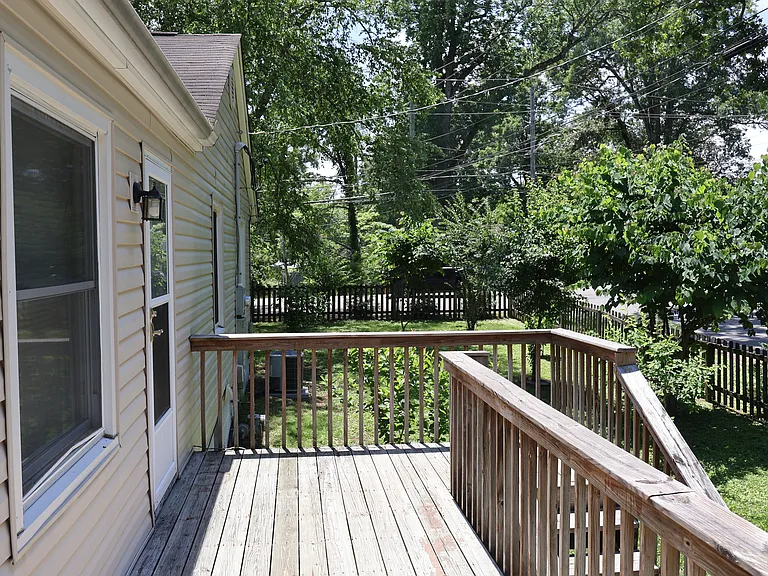 403 Woodlawn Pike — Photo 6
