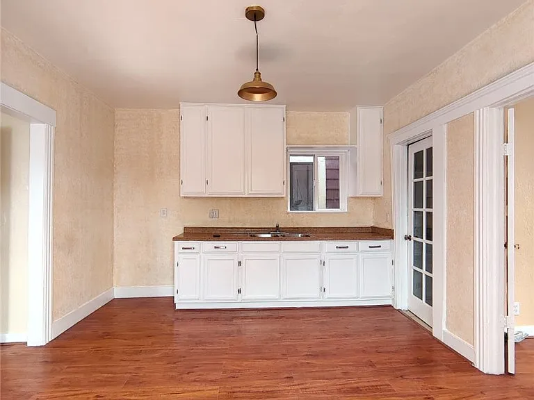 1946 New England St #1/2 — Photo 14