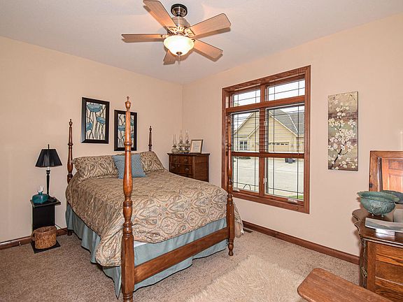 5th image of 543 Garden Prairie Dr