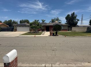 11710 Whippoorwill Ln, Bakersfield, CA 93312