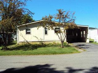 308 Old Beebe Rd, Lockport, NY 14094