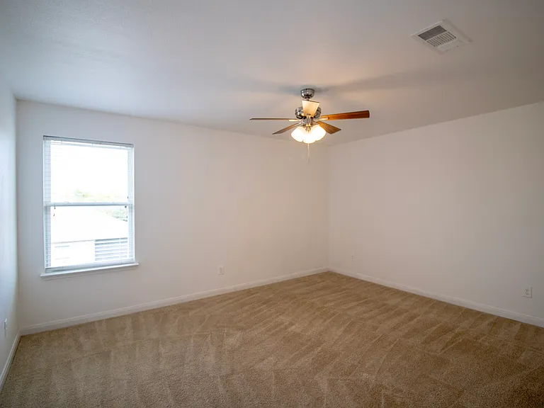 223 Magnolia Dr — Photo 12
