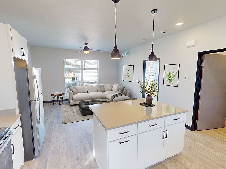 1st image of 2807 Oakland St #201