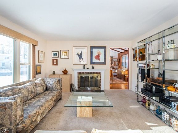 3rd image of 272 Old Tote Rd