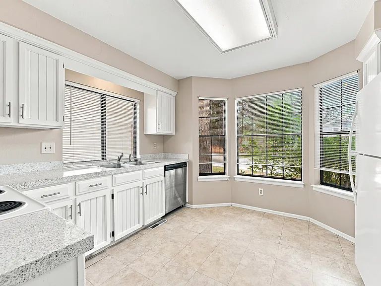 7986 S Vincennes Way — Photo 8