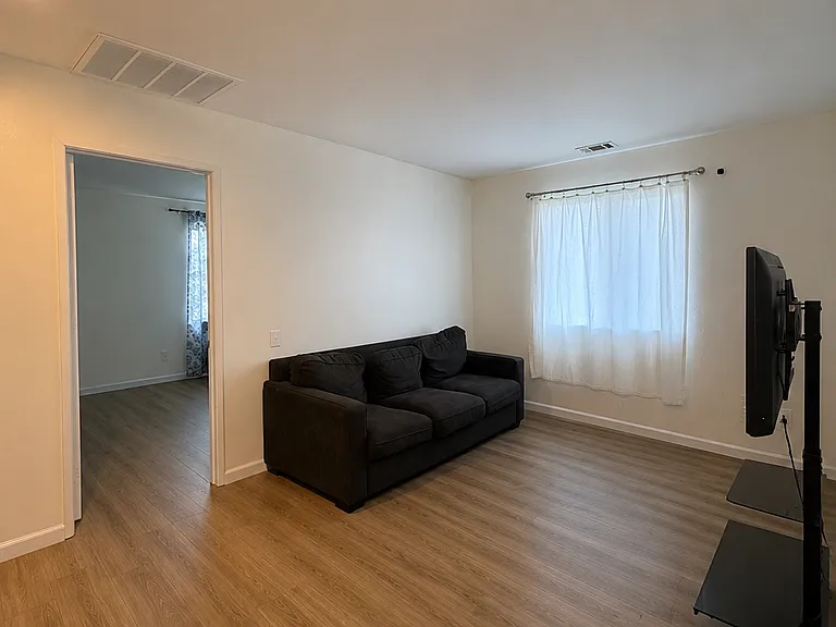 1401 Filmore Pl — Photo 10